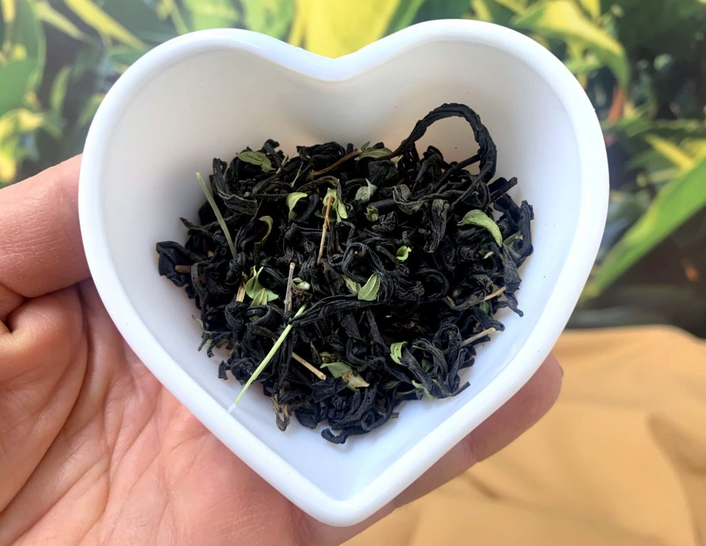 Грузинский чёрный чай с чабрецом чаша